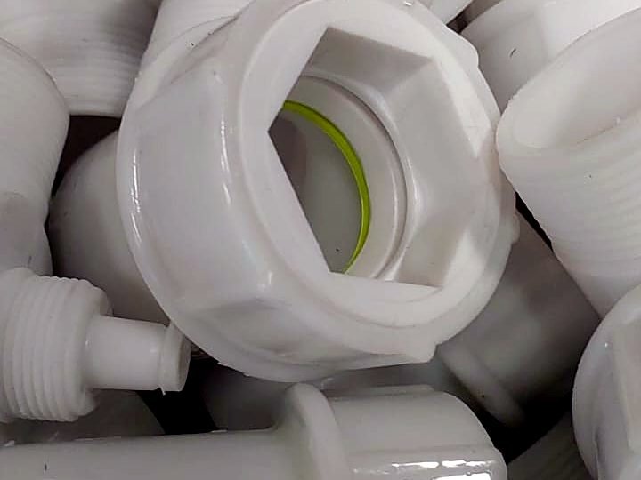 Corpos de válvula recém injetados